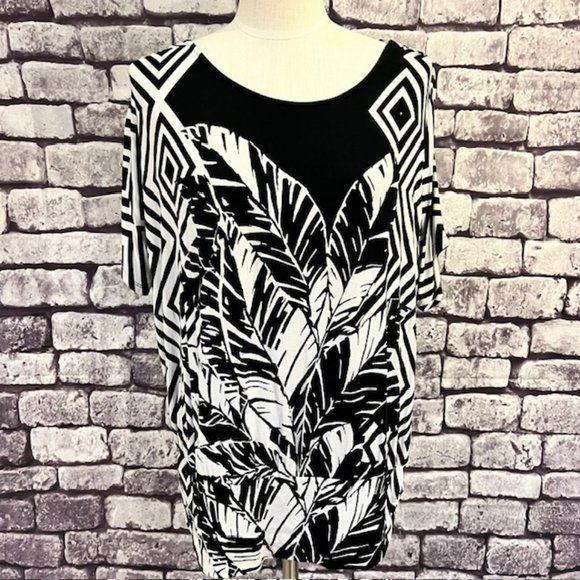 Chico's Tops - Chico's Black & White Short Sleeve Top Size XL